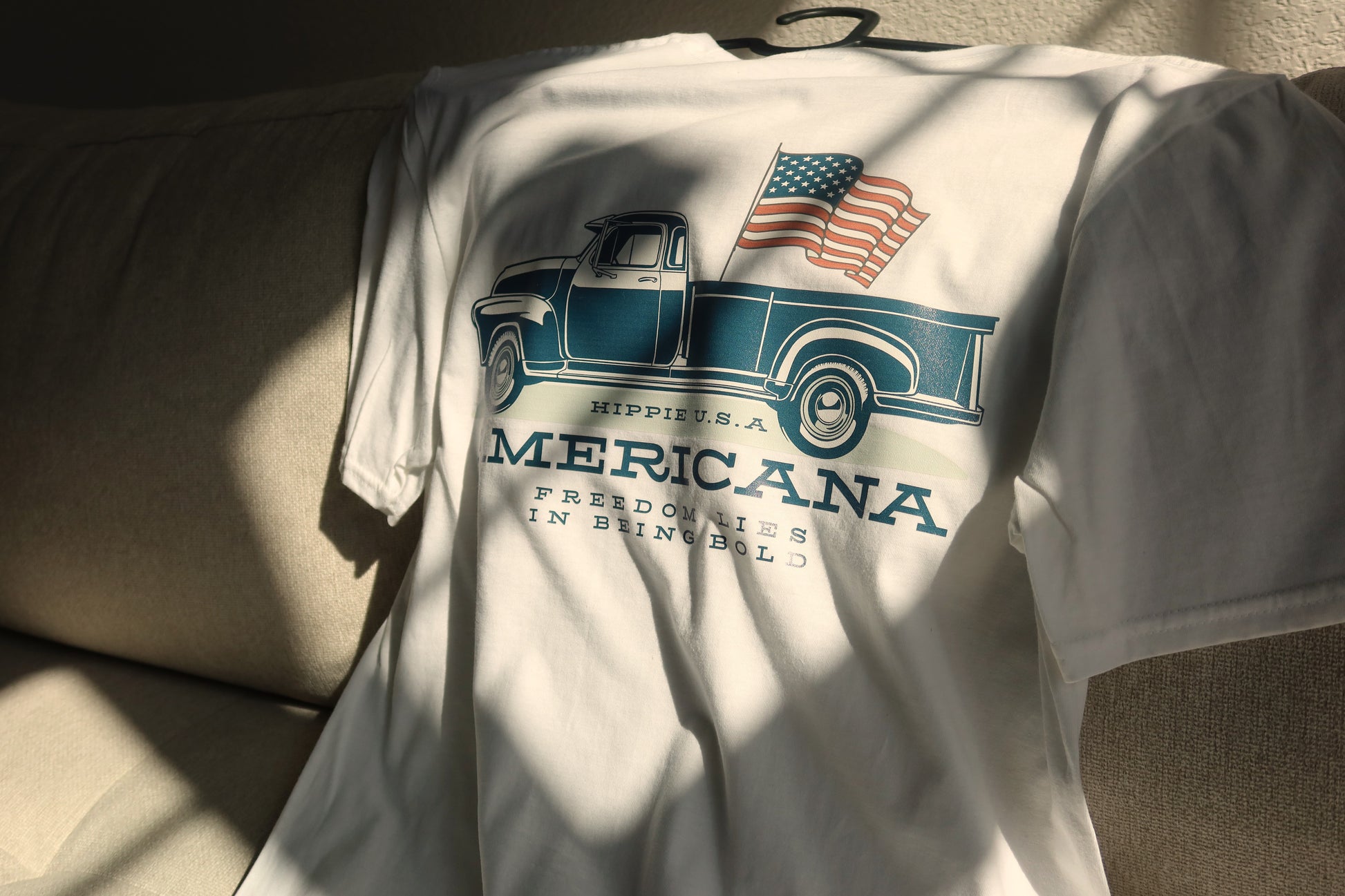 Americana Bold Freedom Tee - White - HIPPIE Official